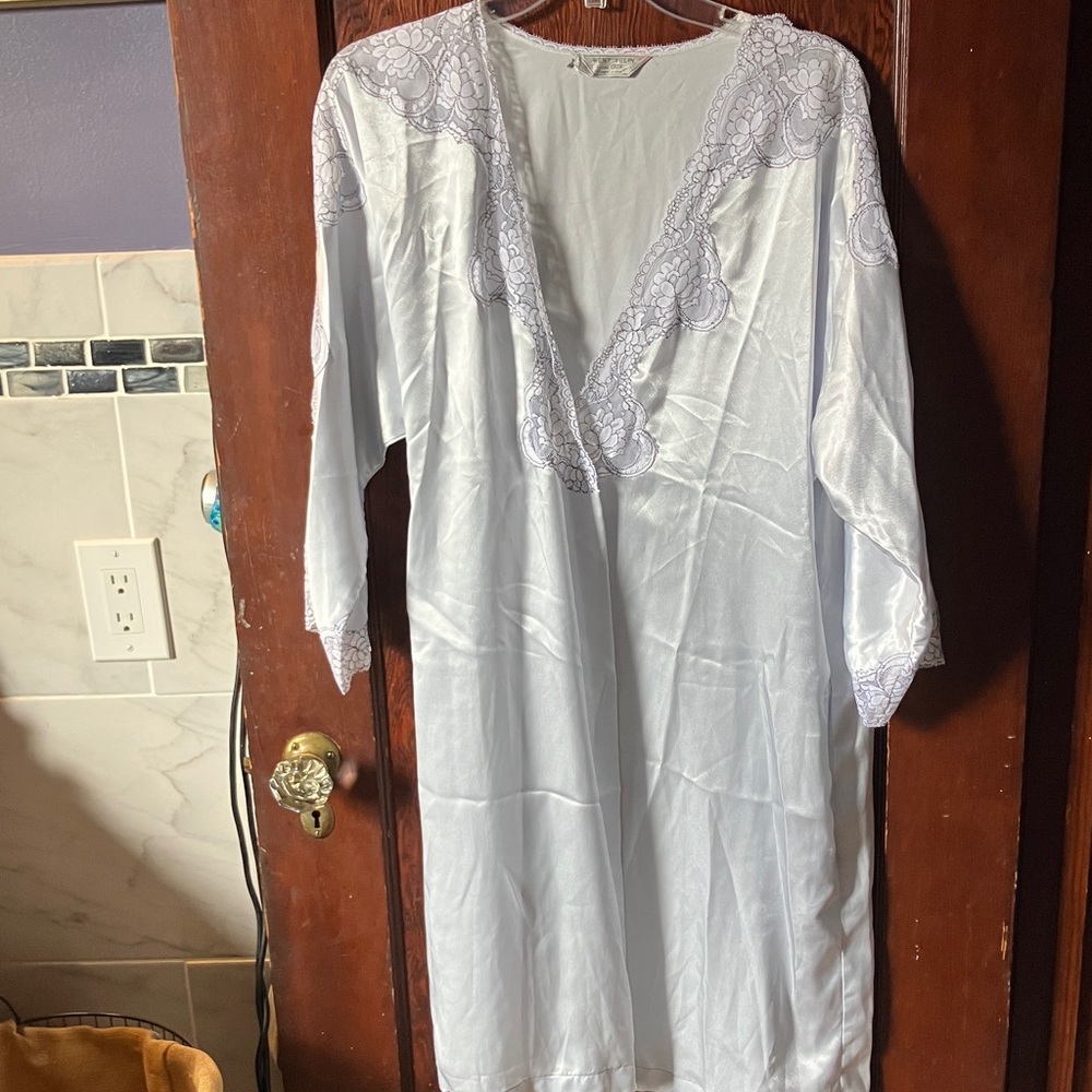 BERT YELIN FOR IRIS VINTAGE SILKY SHORT ROBE S